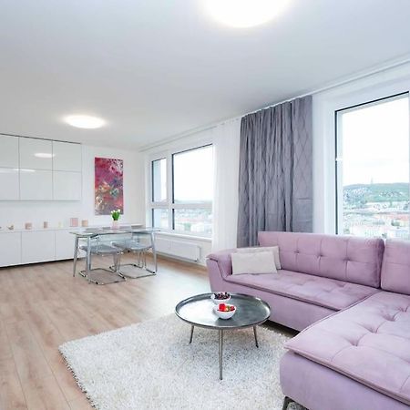 Danubius One - Spacious Apartment W Free Parking Bratislava Exteriör bild