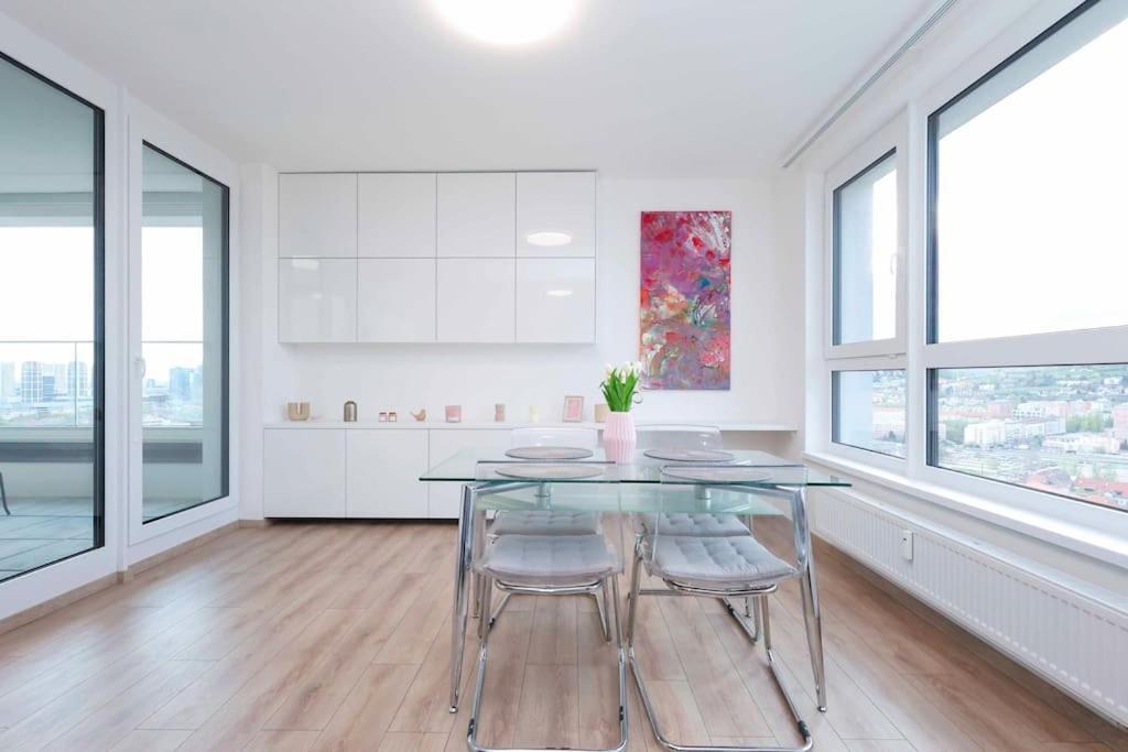 Danubius One - Spacious Apartment W Free Parking Bratislava Exteriör bild