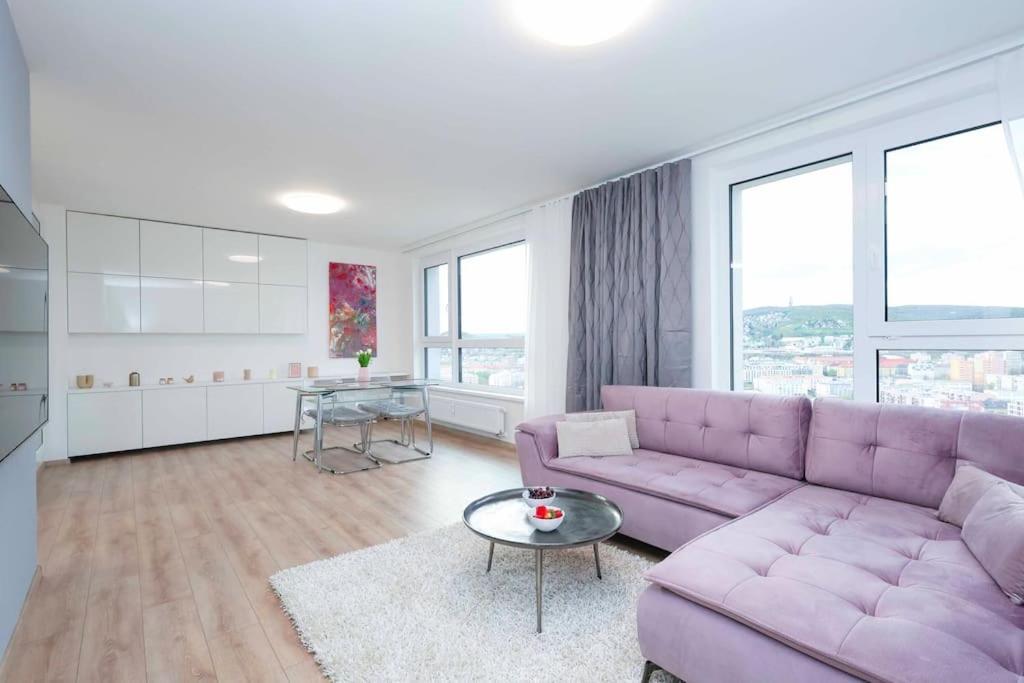 Danubius One - Spacious Apartment W Free Parking Bratislava Exteriör bild