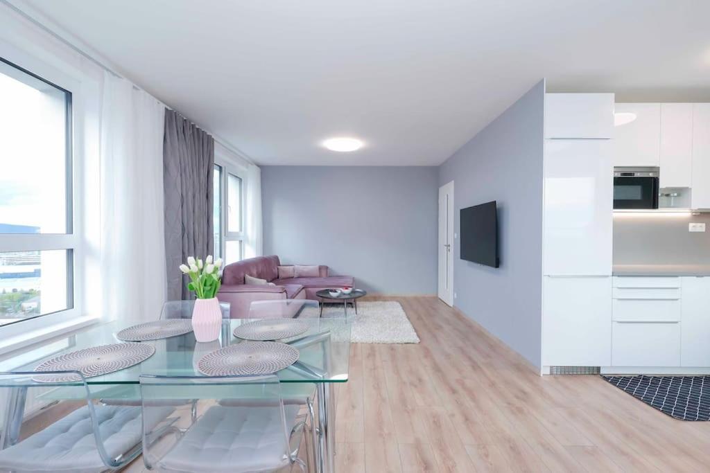 Danubius One - Spacious Apartment W Free Parking Bratislava Exteriör bild