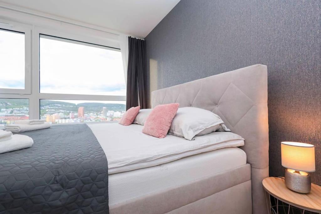 Danubius One - Spacious Apartment W Free Parking Bratislava Exteriör bild
