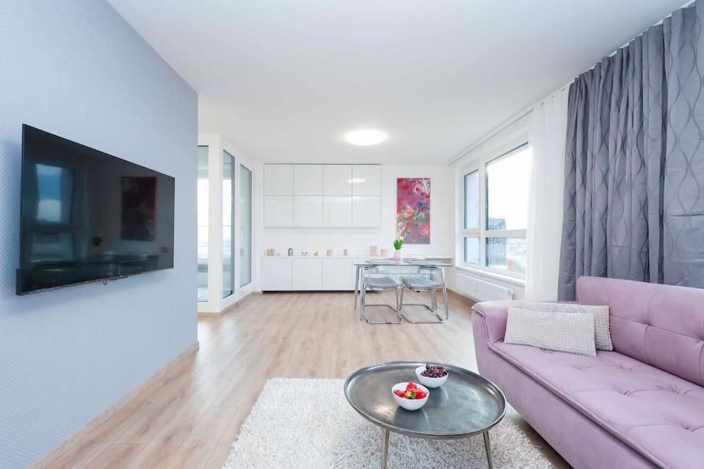 Danubius One - Spacious Apartment W Free Parking Bratislava Exteriör bild