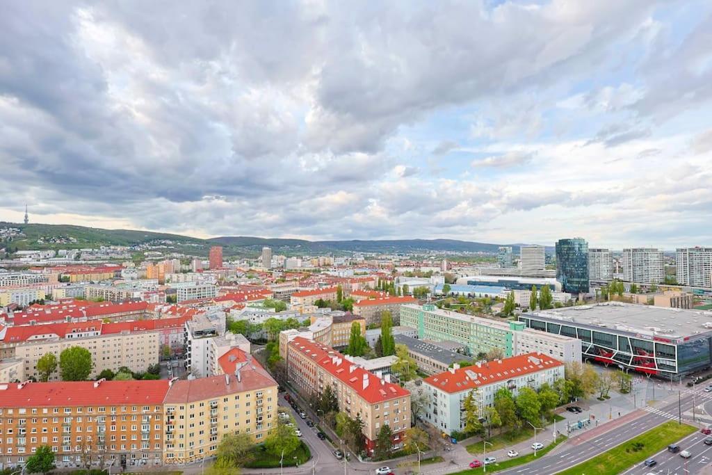 Danubius One - Spacious Apartment W Free Parking Bratislava Exteriör bild